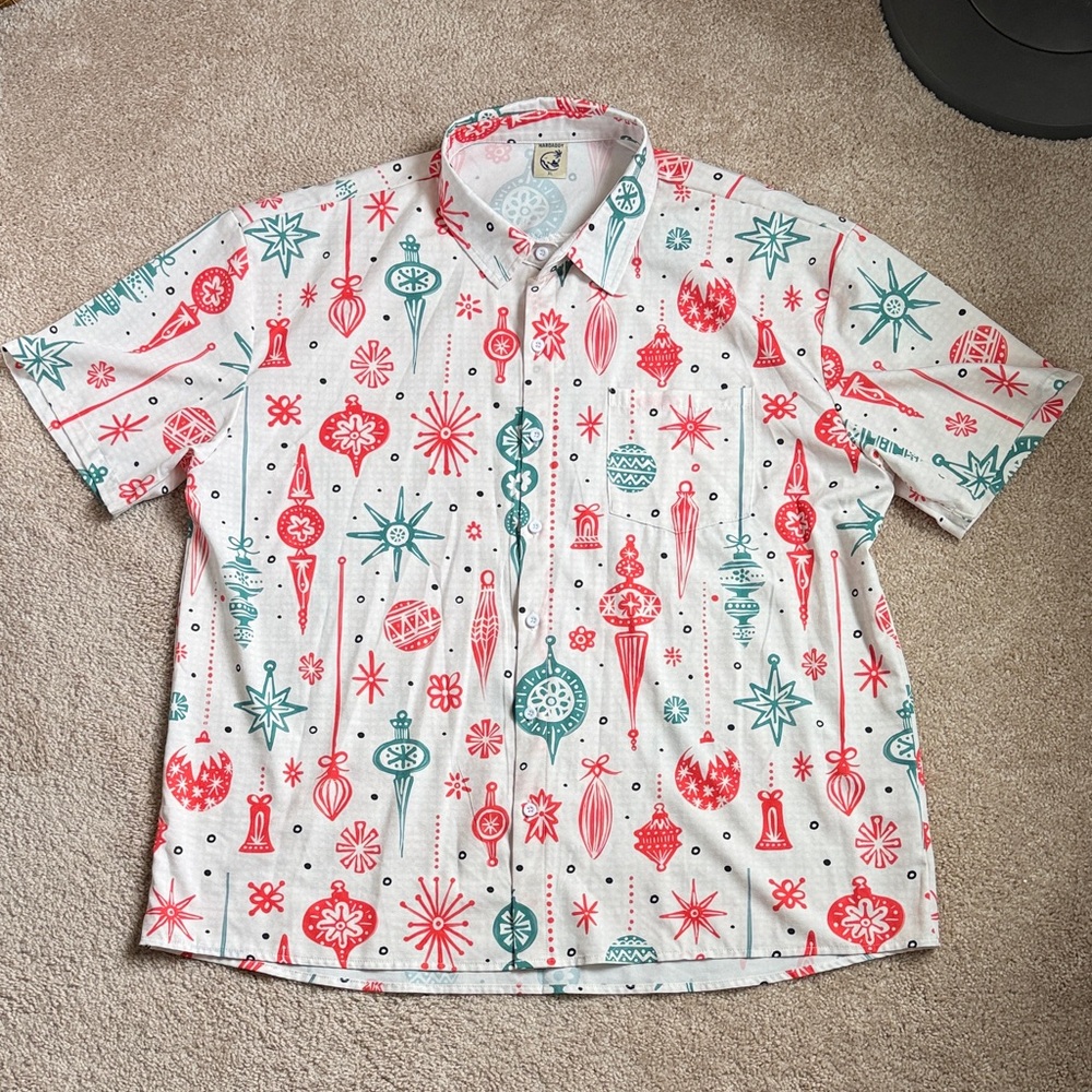 Hardaddy Men’s White Retro Ornament Print Short Sleeve Shirt. Size XL